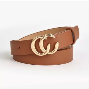 Double C belt for women in camel color with a gold buckle